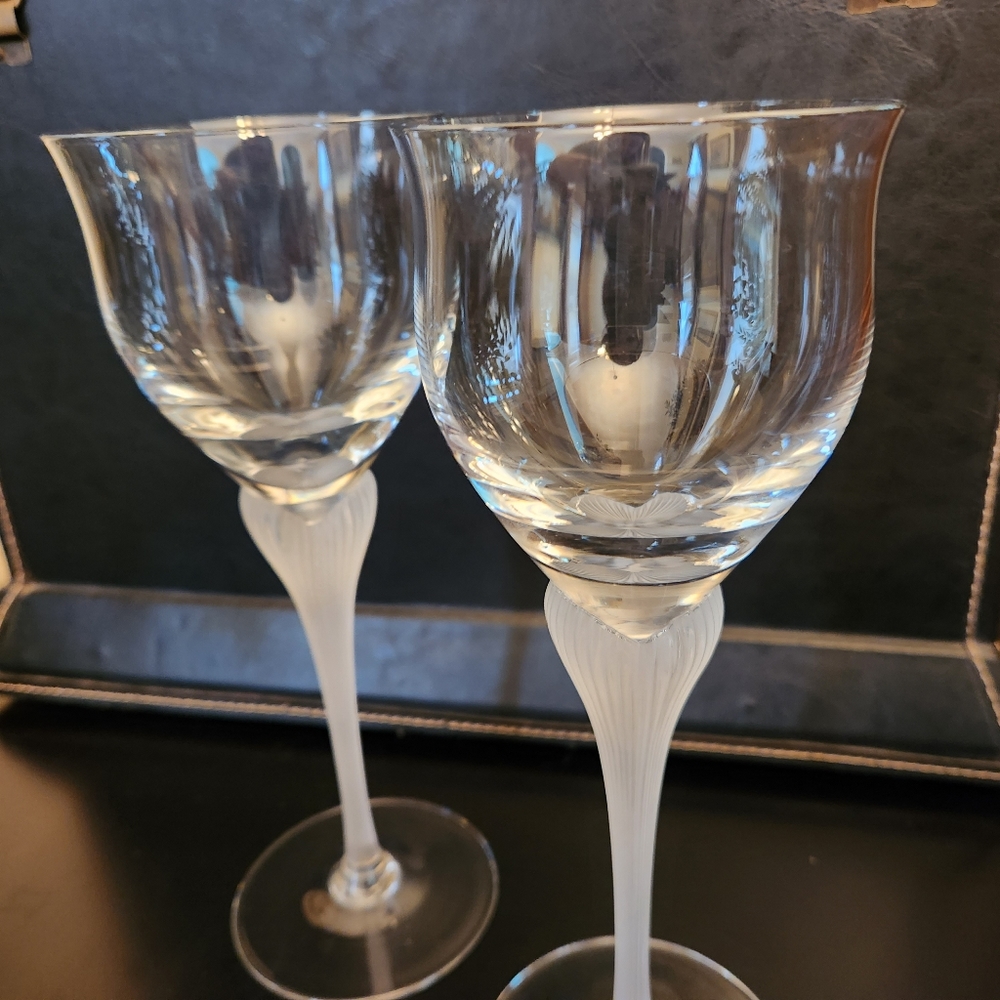 Mikasa Set of 2 Vintage Sea Mist Crystal Wine Glasses Frosted Ribbed Stems 9.25" - Picture 4 of 9